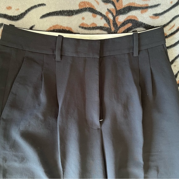 Effortless Aritzia Pants Size 10 - Picture 3 of 4